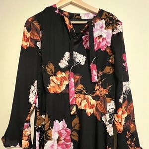 Size 8 in womens, casual black floral dress